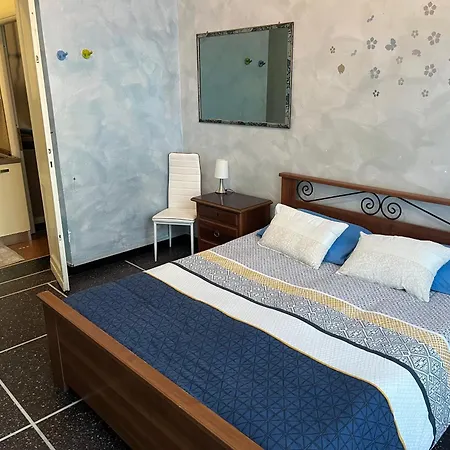 Invrea Apartment *